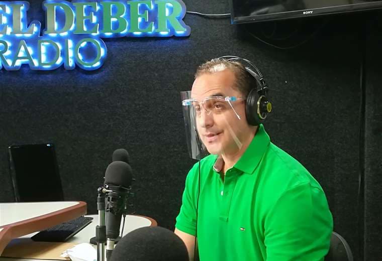 Roly Aguilera en el programa Influyentes, de El Deber Radio
