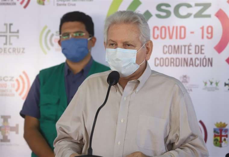 Costas, líder de Demócratas, fue criticado por Peña y Ortiz