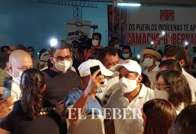 Camacho llega a su proclamación en la casa de campaña de Creemos/Foto: Jorge Gutiérre