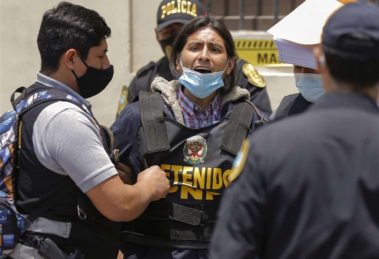 Una de las personas detenidas esta mañana en Perú. Foto AFP 