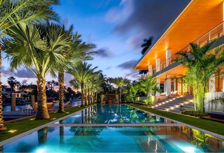 Área de la piscina de la nueva casa de Gianluca Viacchi en Miami