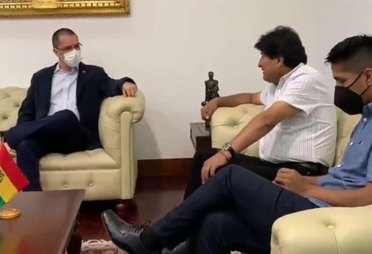 Evo Morales y Andrónico Rodríguez visitan Venezuela para acompañar elecciones/ABI