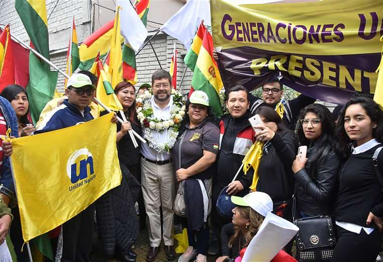 La alianza Juntos inauguró su casa de campaña en La Paz. Solo estuvo Samuel Doria Medina, acompañante de fórmula de Jeanine Áñez. Foto: APG