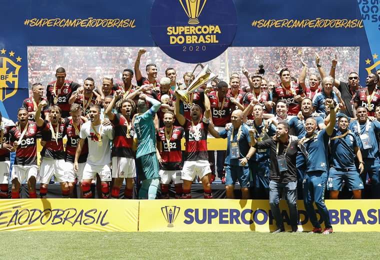 El ‘Fla’ celebró la conquista de la Supercopa en Brasilia. Foto. AFP
