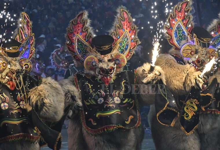 El poder de la diablada en Oruro en ocho imágenes