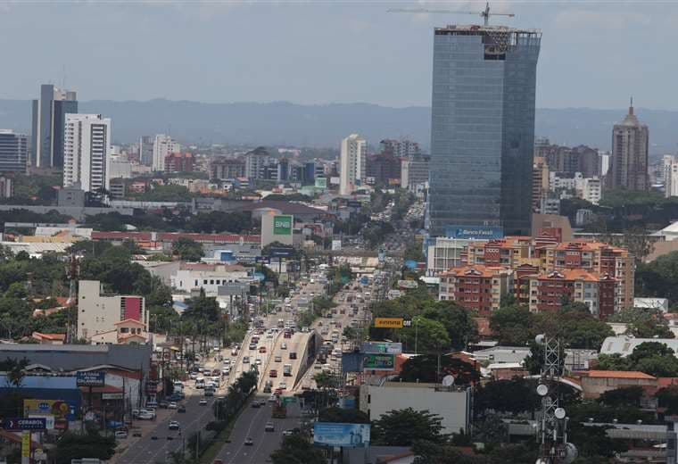 Vista panorámica de la capital cruceña. Foto: Hernan Virgo