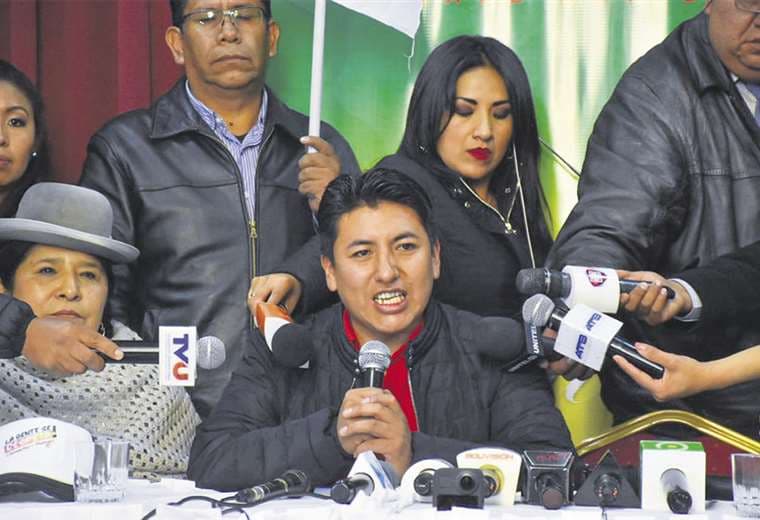 Lo secundaron los candidatos de Creemos en La Paz y tuvo problemas para dejar el hotel. Foto: APG Noticias