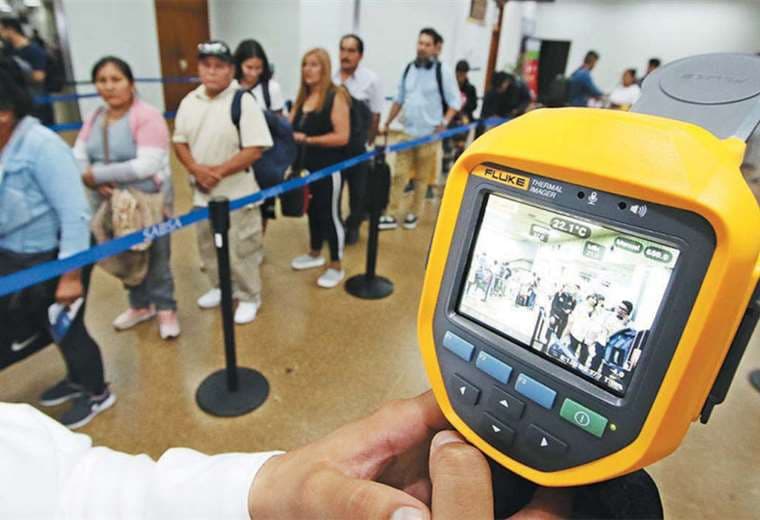 La alerta amarilla activó más medidas de protección, como la implementación de escáneres . Foto: Hernán Virgo