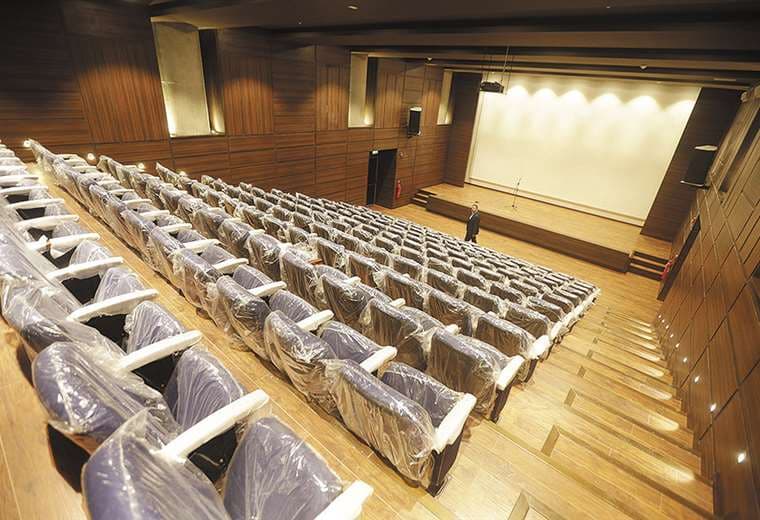 El auditorio tiene capacidad para 170 personas y se convierte en un espacio más para la cultura