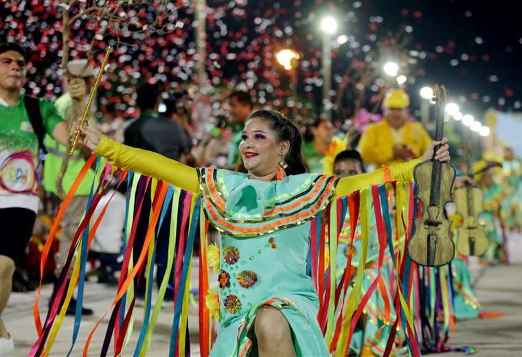 Los diferentes grupos de baile mostraron su talento. Foto: Ricardo Montero
