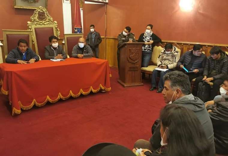 Reunión de emergencia en Oruro