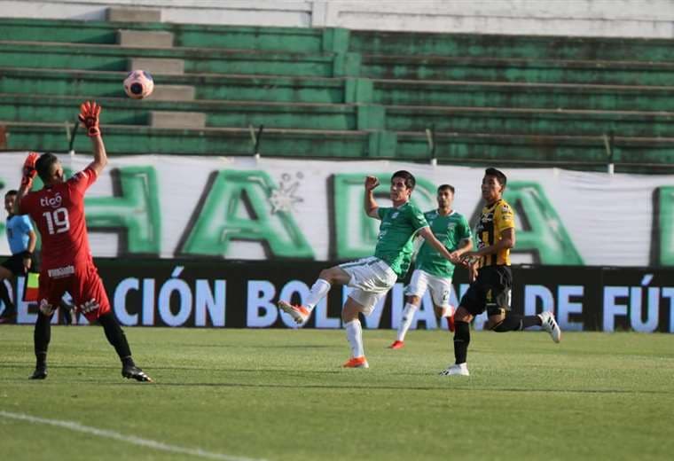 El partido se juega en el estadio Tahuichi Aguilera. Foto. Jorge Uechi 