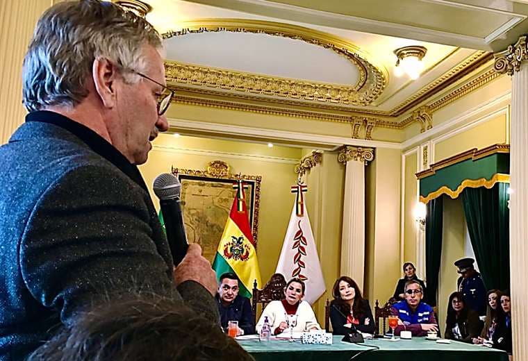 El director general de EL DEBER, Pedro Rivero Jordán, realizó preguntas a la presidenta Jeanine Áñez ayer en Palacio Quemado 