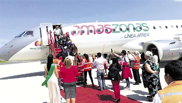 El Embraer 190 de Amaszonas aterrizó a las 10:30 en Cobija