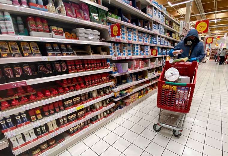 En los supermercados del país se percibe que la demanda de artículo de primera necesidad se ha disparado