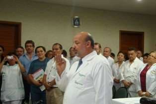 Víctor Hugo Zambrana, director del hospital Japonés, presentó renuncia al cargo. Foto: Archivo