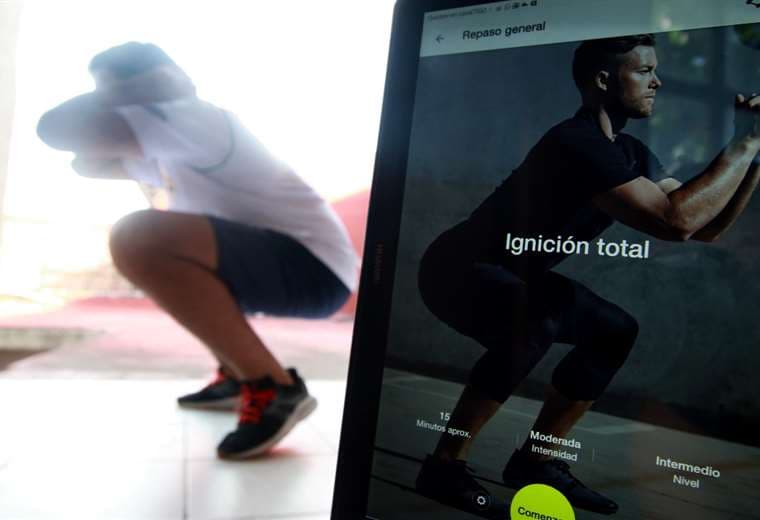 La actividad física es importante, por lo que ahora los jóvenes aprovechan orientaciones a través de diferentes aplicaciones. Foto: Ricardo Montero