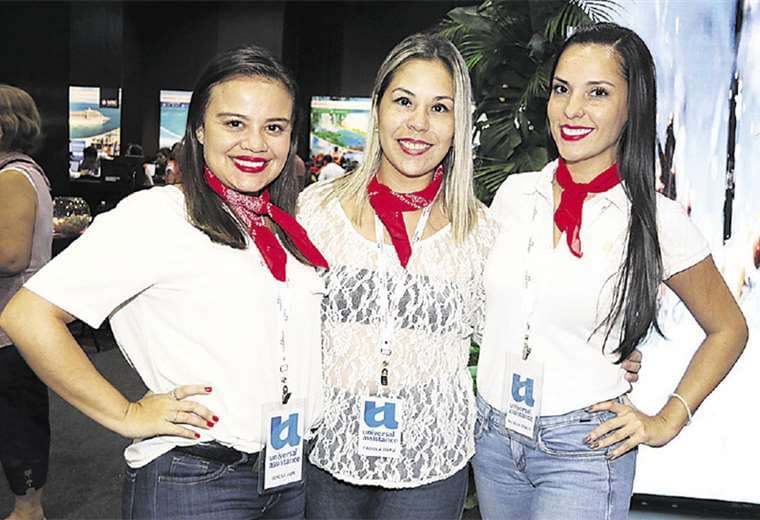 Solo chicas. Lorena Lima, Fabiola Ortiz y Natalia Bravo. Foto: Ángel Farell