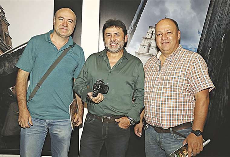 Talento. Hans Kenning, Jery Méndez (fotógrafo) y Alberto Marín. Foto: Ángel Farell