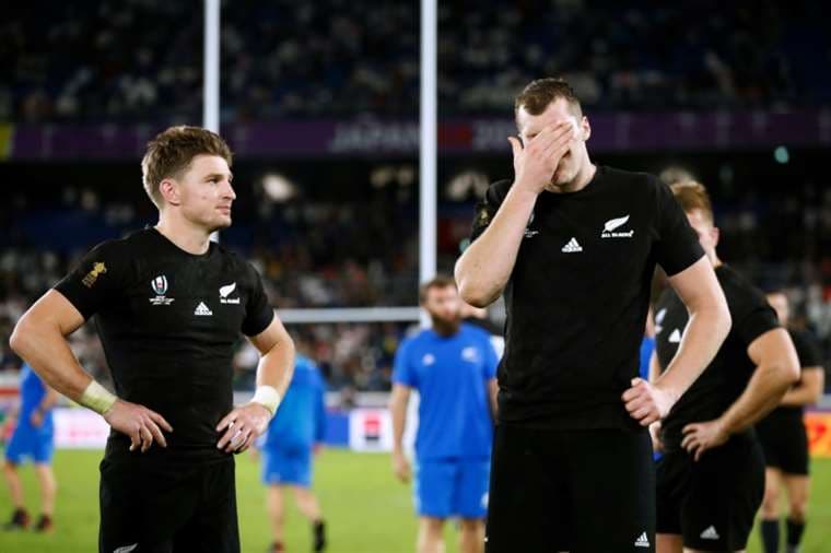 Los jugadores de rugby neozelandeses Beauden Barrett (izq.) y Brodie Retallick. Foto: AFP
