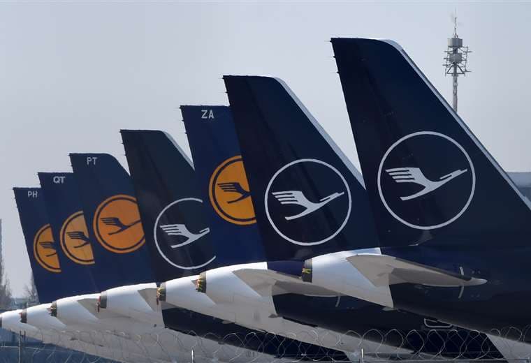 Aviones de Lufthansa estacionados en el aeropuerto de Munich. Foto AFP