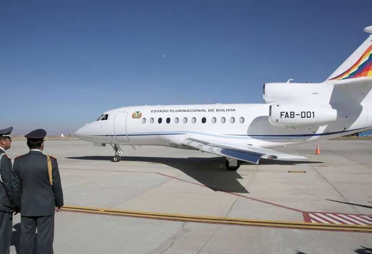 El avión FAB 001 en el hangar presidencial de El Alto. Foto: APG Noticias