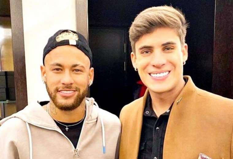 Neymar y Tiago se conocen, incluso el futbolista aprueba la relación de su madre con el joven de 22 años. Foto: Internet