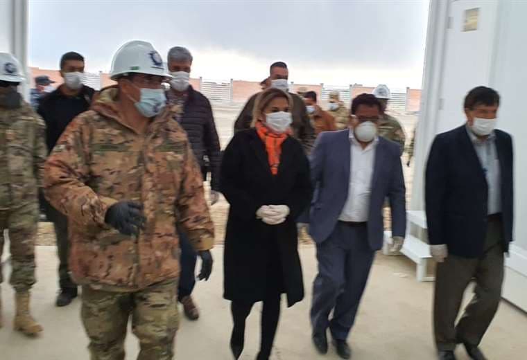 La presidenta visitó en centro de aislamiento de Oruro (Foto: ABI)