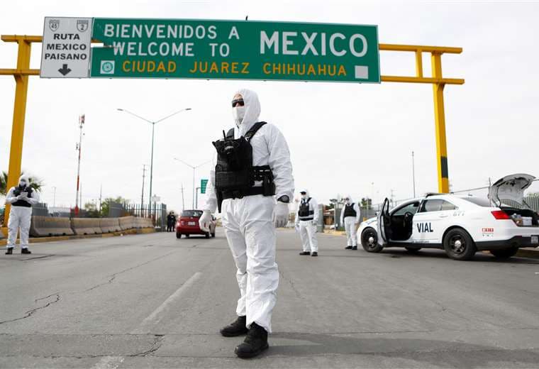 Autoridades mexicanas realizan controles en fronteras para controlar el flujo de viajeros. Foto: AFP
