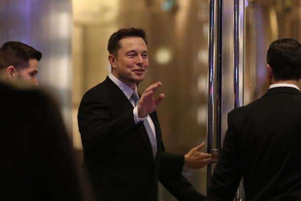 Elon Musk, fundador de empresa que han revolucionado la industria automovilística, espacial y el comercio electrónico, entre otros