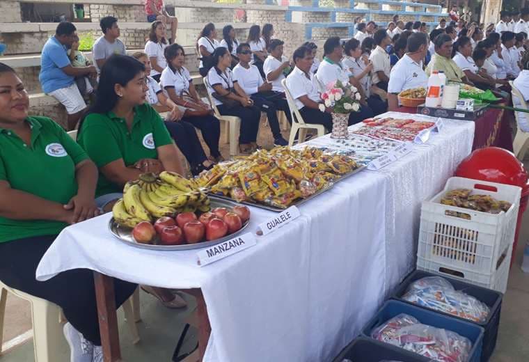 Entrega de desayuno escolar en Quijarro a comienzos de año (archivo)