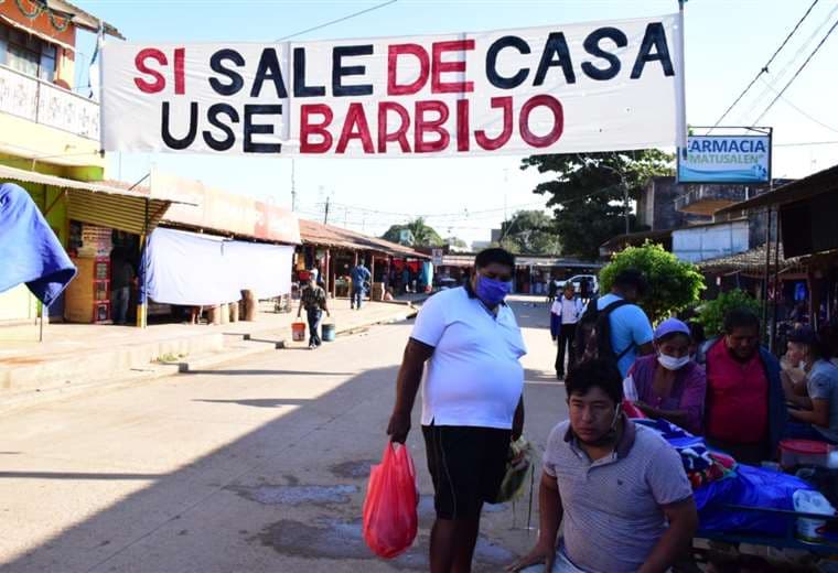 Pancartas como la de esta imagen fueron colocadas en Pailón (Foto: Huber Vaca)