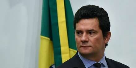 El dimitido ministro de Justicia, Sergio Moro, acusó al presidente Jair Bolsonaro de interferir en investigaciones policiales