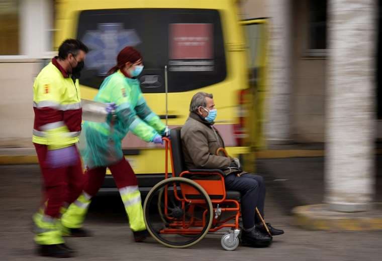 La curva de número de fallecidos empieza a ralentizarse en España
