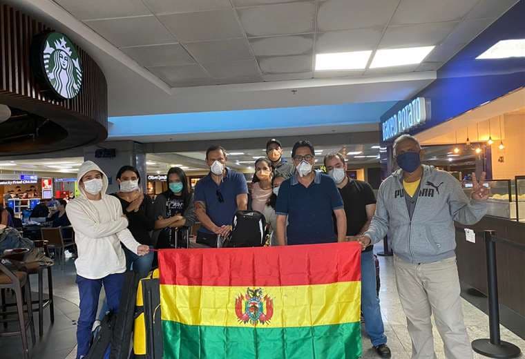 Bolivianos varados en Brasil. Foto: Dimitri Mileta