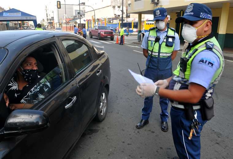 Existe un estricto control en las calles de Guayaquil. Foto AFP
