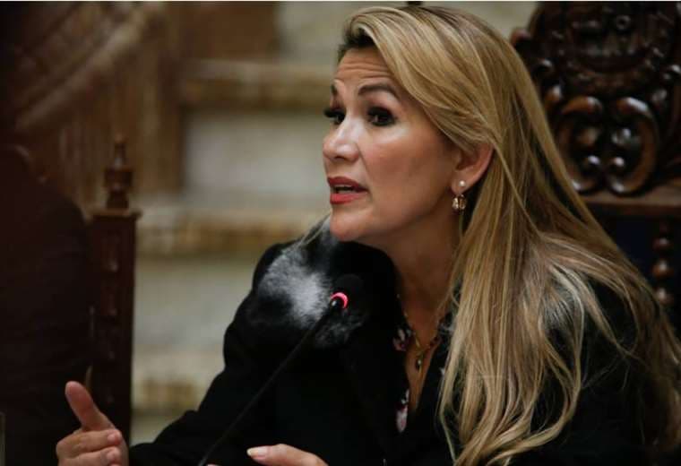 La presidenta Jeanine Áñez pidió investigar la compra de ventiladores | Foto: Archivo