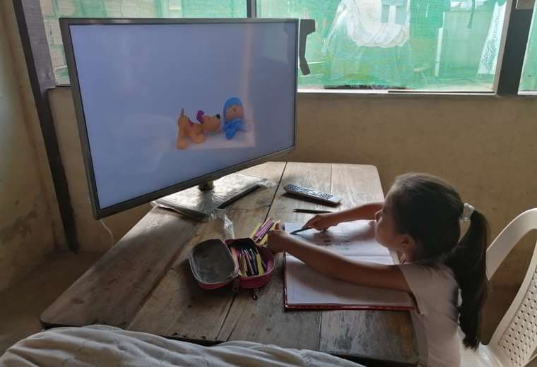 Televisión y radio se usan en zonas de Guarayos. Foto: Alfredo Maldonado 