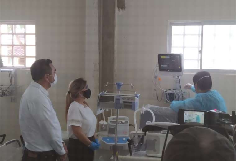 La presidenta Jeanine Áñez entregó equipos médicos a Trinidad en mayo. Foto: ABI