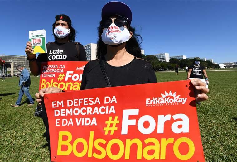 Protesta frente al Congreso Nacional contra las políticas de Bolsonaro. Foto AFP