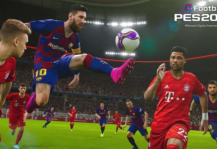 Messi se lleva la pelota en un partido virtual. Es uno de los preferidos de los gamers. Foto: internet