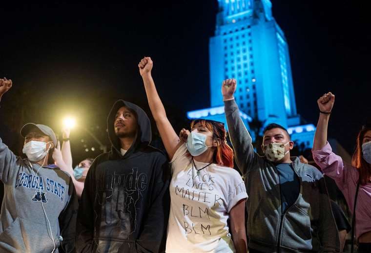 Segunda noche de protestas en EEUU por la muerte de estadounidense negro a manos de la policía