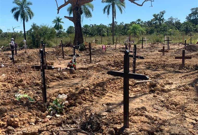 En el cementerio habilitado para víctimas por Covid-19, hay más de 150 cruces de fallecidos confirmados y sospechosos 
