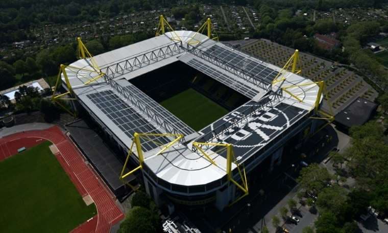 Esta foto aérea muestra el estadio Parque Signal Iduna del club de la Bundesliga alemana Borussia Dortmund en Dortmund, Alemania occidental, el 8 de mayo de 2020. Foto: AFP