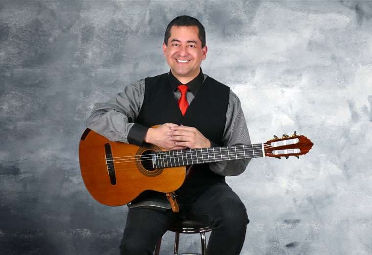 Puña es uno de los guitarristas más prestigiosos de Bolivia  
