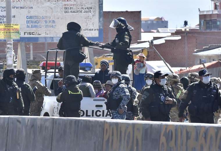 Intervención durante el bloqueo en El Alto I Foto: APG Noticias.