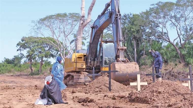 A las afueras de Trinidad se habilitó un cementerio para las víctimas del covid-19/Foto: Pagina Siete