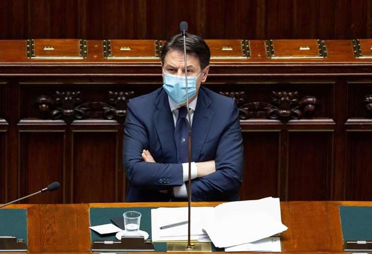 Primer ministro italiano declara ante fiscales 