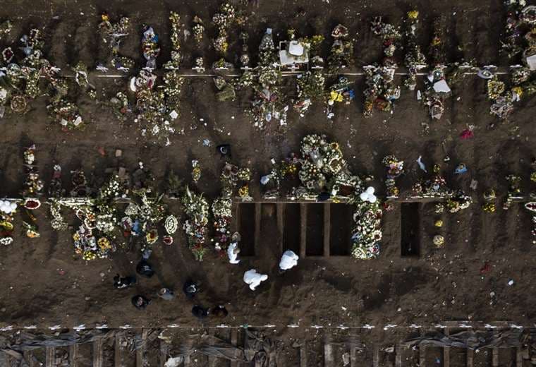 Una parte habilitada para las víctimas de Covid-19 en el cementerio general de Santiago de Chile. Foto AFP