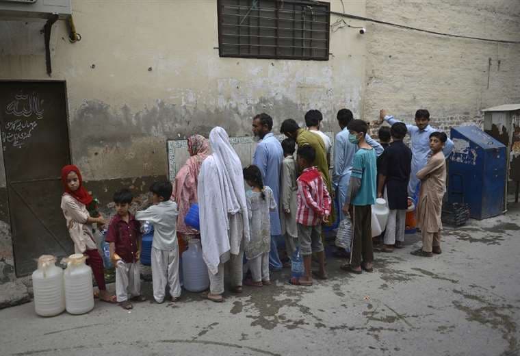 El agua escasea en muchas partes de Pakistán. Foto AFP